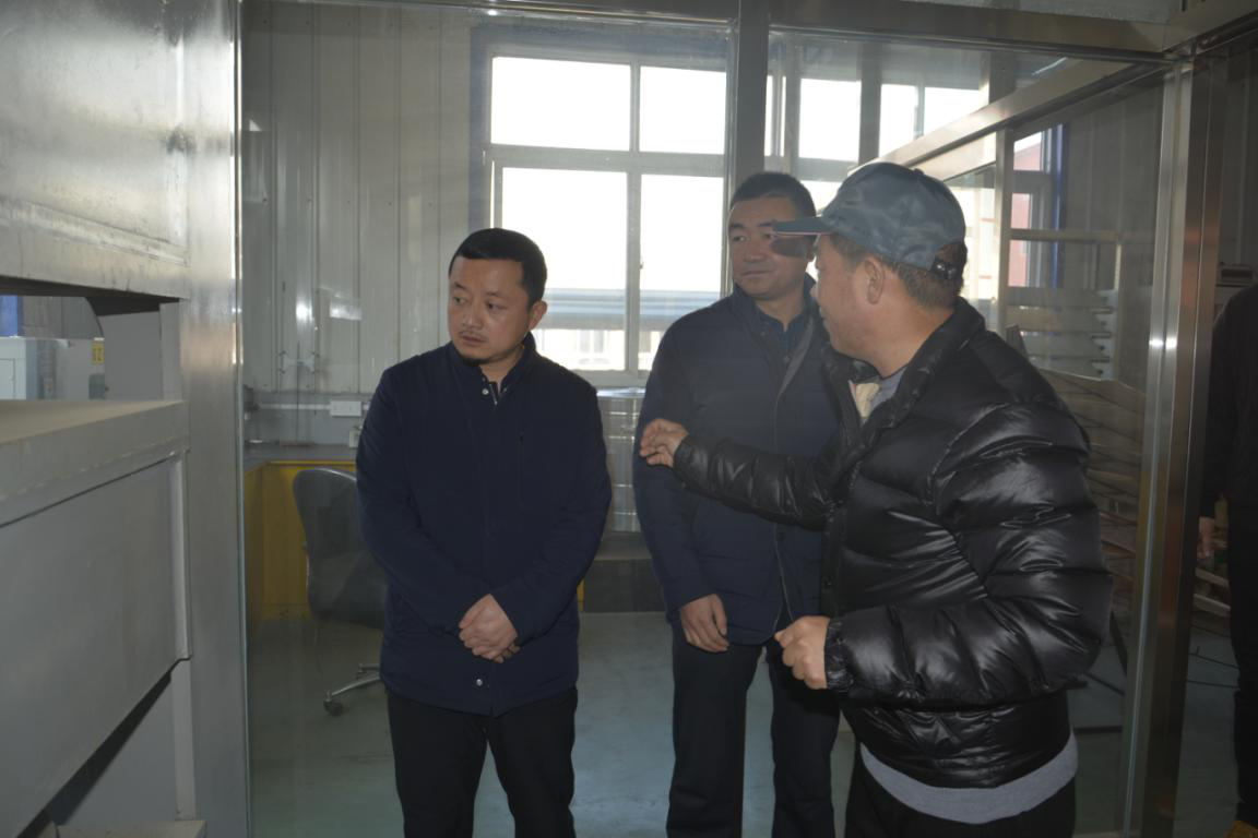 熱烈歡迎蘭州三友木業有限公司領導到五棵松木業參觀考察！